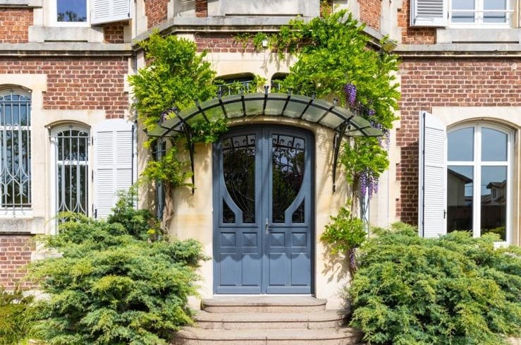 bandeau-facade-domaine-amelie