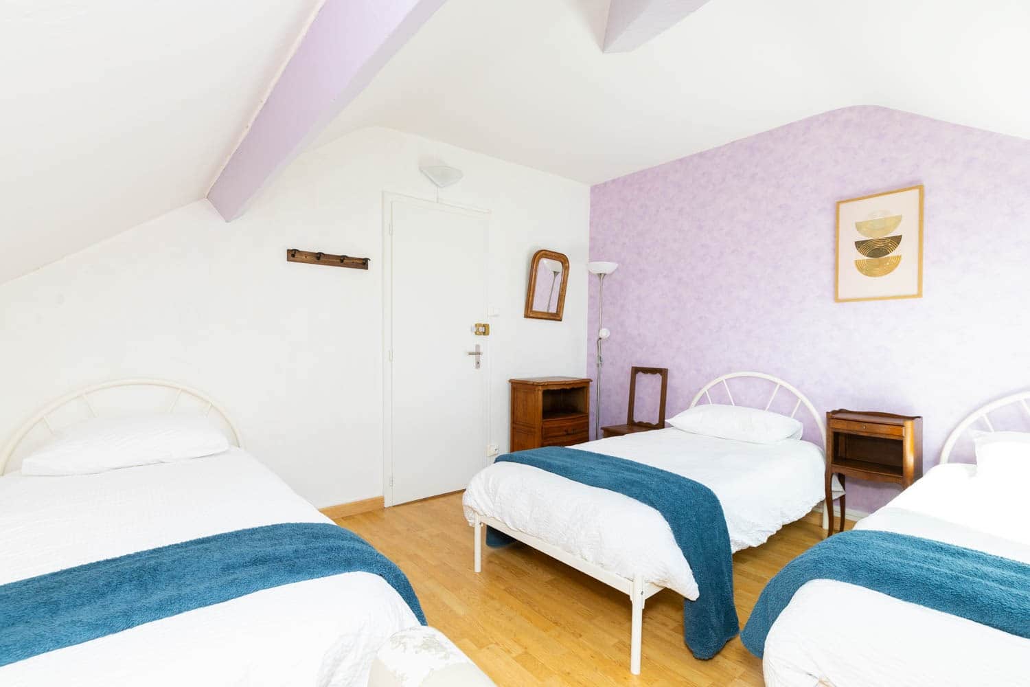Chambre Violette - poutres apparentes, Le Domaine d'Amélie